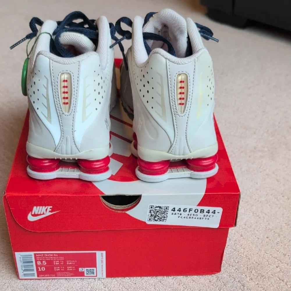 Nike Shox R4 - Picture 3 of 4